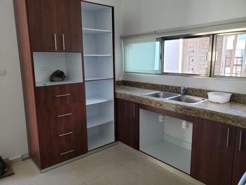Venta de Casa en Mérida, Conkal, Residencial Magnolia, Alberca privada