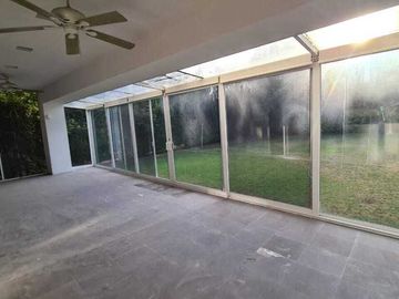 Casa en venta en Querétaro dentro del Club de Golf Campanario, de OPORTUNIDAD
