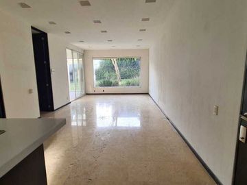 Casa en venta en Querétaro dentro del Club de Golf Campanario, de OPORTUNIDAD