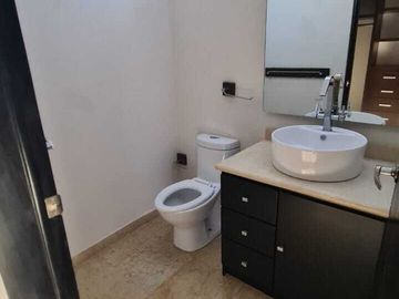 Casa en venta en Querétaro dentro del Club de Golf Campanario, de OPORTUNIDAD