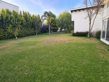 Casa en venta en Querétaro dentro del Club de Golf Campanario, de OPORTUNIDAD