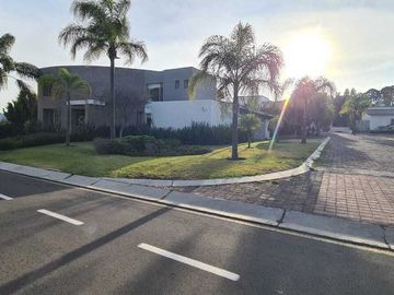Casa en venta en Querétaro dentro del Club de Golf Campanario, de OPORTUNIDAD
