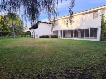 Casa en venta en Querétaro dentro del Club de Golf Campanario, de OPORTUNIDAD