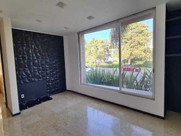 Casa en venta en Querétaro dentro del Club de Golf Campanario, de OPORTUNIDAD