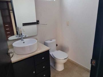 Casa en venta en Querétaro dentro del Club de Golf Campanario, de OPORTUNIDAD