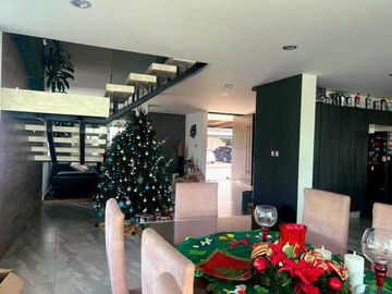 Venta de Casa en Querétaro, Claustros del Sur, zona Centro Sur, 4 recámaras