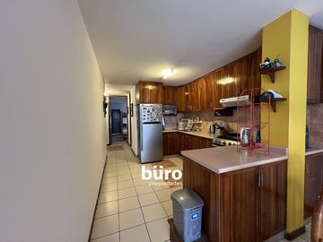 LINDO DEPARTAMENTO EN VENTA, CONDOMINIO FRENTE AL MAR, CERRO AZUL