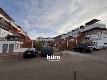 LINDO DEPARTAMENTO EN VENTA, CONDOMINIO FRENTE AL MAR, CERRO AZUL