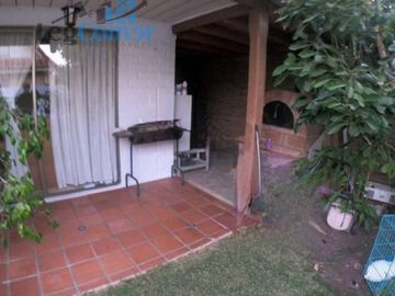 SE VENDE 4.500UF CASA CON LOCAL COMERCIAL, ALTO EL MANZANO,