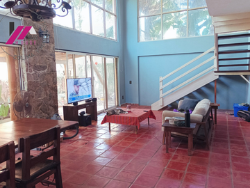 HERMOSA CASA EN CONDOMINIO REAL DE SANTIAGO
