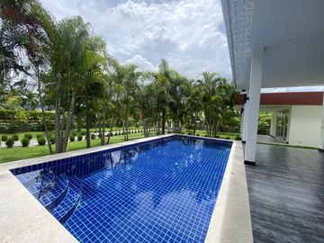 Idyllic haven for sale: 350sqm 4 bed 4 bath thee Priced at ฿10,900,000.