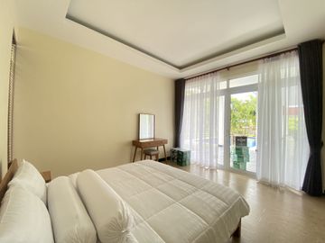 Idyllic haven for sale: 350sqm 4 bed 4 bath thee Priced at ฿10,900,000.