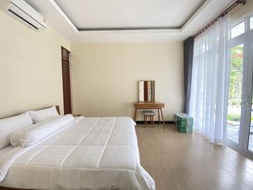 Idyllic haven for sale: 350sqm 4 bed 4 bath thee Priced at ฿10,900,000.