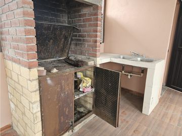 CASA EN VENTA EN EL PEÑON GUADALUPE FRENTE A PARQUE