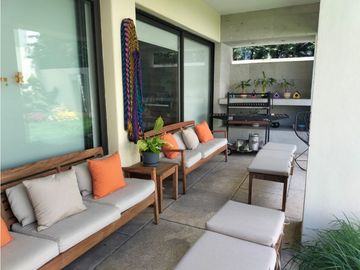 EXCLUSIVA RESIDENCIA EN PRADO LARGO, CON BUENOS ACABADOS