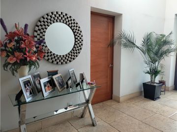 EXCLUSIVA RESIDENCIA EN PRADO LARGO, CON BUENOS ACABADOS