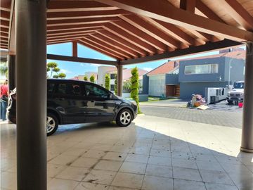 EXCLUSIVA RESIDENCIA EN PRADO LARGO, CON BUENOS ACABADOS