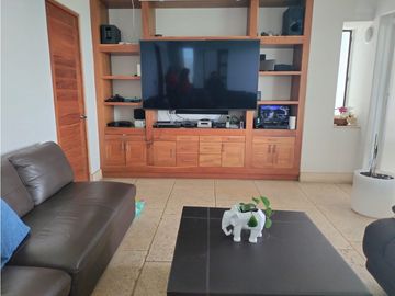 EXCLUSIVA RESIDENCIA EN PRADO LARGO, CON BUENOS ACABADOS