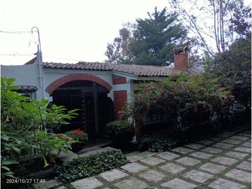 HERMOSA CASA  CON GRANDES VISTAS A LA CIUDAD