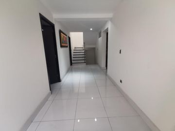Casa En Venta O Renta En Condominio Sector Camino Real, Tres Niveles Con Zona Bbq