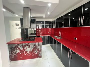Casa En Venta O Renta En Condominio Sector Camino Real, Tres Niveles Con Zona Bbq