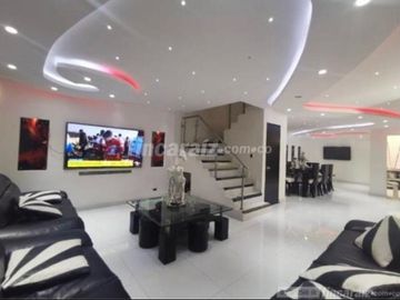 Casa En Venta O Renta En Condominio Sector Camino Real, Tres Niveles Con Zona Bbq