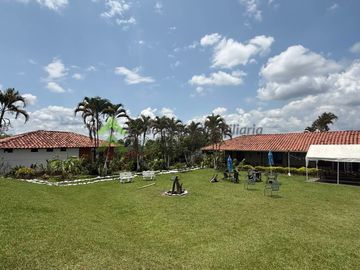 vendo finca turística y productiva de 36 cuadras en Quimbaya
