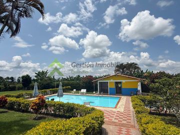 vendo finca turística y productiva de 36 cuadras en Quimbaya