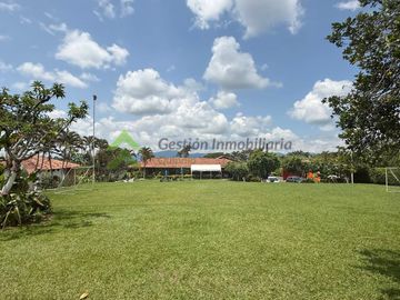 vendo finca turística y productiva de 36 cuadras en Quimbaya