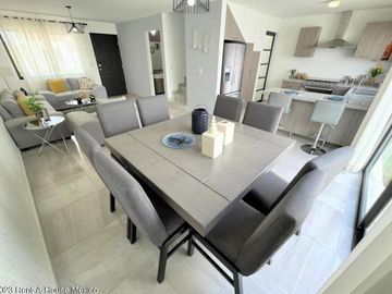 Zakia casa nueva de 4 recamaras en VENTA RAH2060