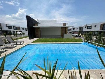 Zakia casa nueva de 4 recamaras en VENTA RAH2060