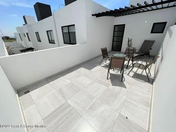 Zibatá casa nueva de 3 recamaras en VENTA RAH2343