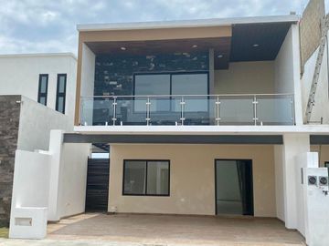 Casa en Fraccionamiento Sotavento Zona Country Villahermosa