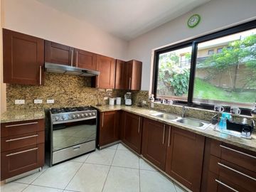 Apartamento Amueblado en Venta Embassy Club 2 Recámaras 147 Mts2
