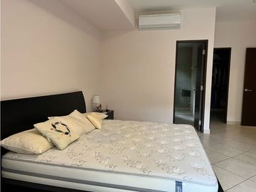 Apartamento Amueblado en Venta Embassy Club 2 Recámaras 147 Mts2