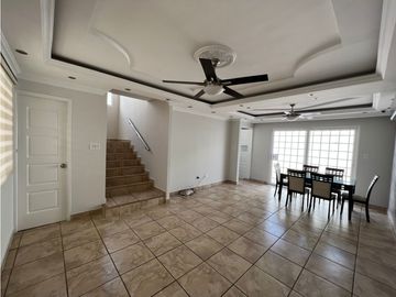 VENDO o ALQUILO  PH EVEREST PASEO DEL NORTE BRISAS DEL GOLF