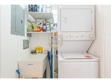 SE VENDE APARTAMENTO EN YACHT CLUB, AVENIDA BALBOA (MC)