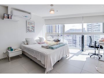 SE VENDE APARTAMENTO EN YACHT CLUB, AVENIDA BALBOA (MC)