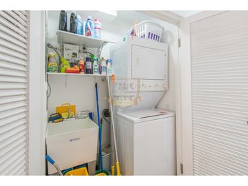 SE VENDE APARTAMENTO EN YACHT CLUB, AVENIDA BALBOA (MC)