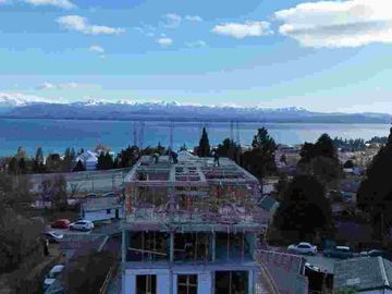 Departamento en pozo con vista al lago