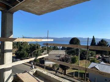Departamento en pozo con vista al lago
