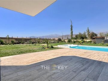 Casa en Venta en Cond. Las Brisas de Chicureo - El Parronal