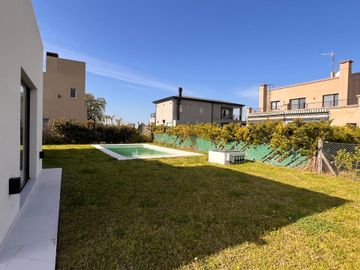 CASA EN VENTA EN CANNING 4 AMBIENTES A ESTRENAR