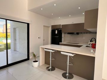 CASA EN VENTA EN CANNING 4 AMBIENTES A ESTRENAR