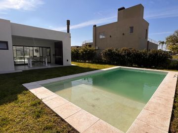 CASA EN VENTA EN CANNING 4 AMBIENTES A ESTRENAR