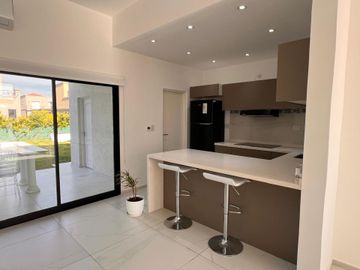 CASA EN VENTA EN CANNING 4 AMBIENTES A ESTRENAR