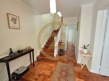 CASA EN VENTA, 3DORM 4BAÑOS, PROVIDENCIA
