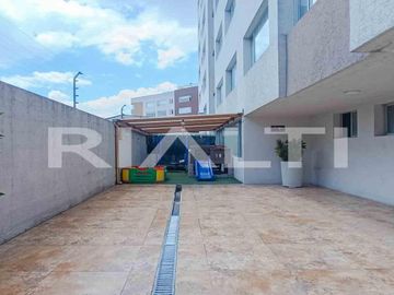 Departamento con Patio en Venta en la 6 de Diciembre y Rio Coca