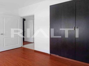 Departamento con Patio en Venta en la 6 de Diciembre y Rio Coca