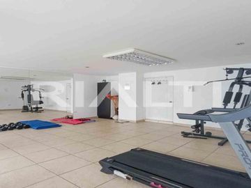 Departamento con Patio en Venta en la 6 de Diciembre y Rio Coca